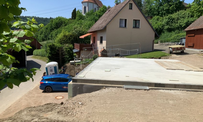 In großen Schritten geht es voran: Der Keller (Garage) wurde eingebaut!